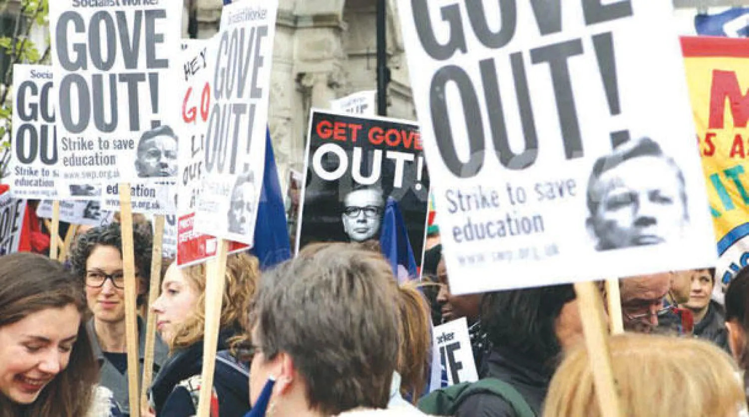 جانب من مظاهرة لآلاف المعلمين البريطانيين في وسط لندن نهاية شهر مارس الماضي (موقع ديموتيكس)