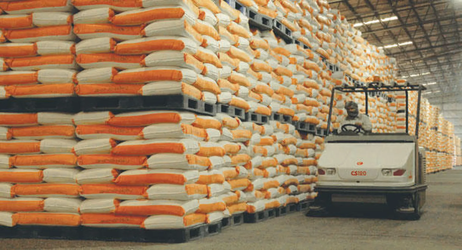 صورة لأحد المستودعات التابعة لمؤسسة صوامع الغلال («الشرق الأوسط»)