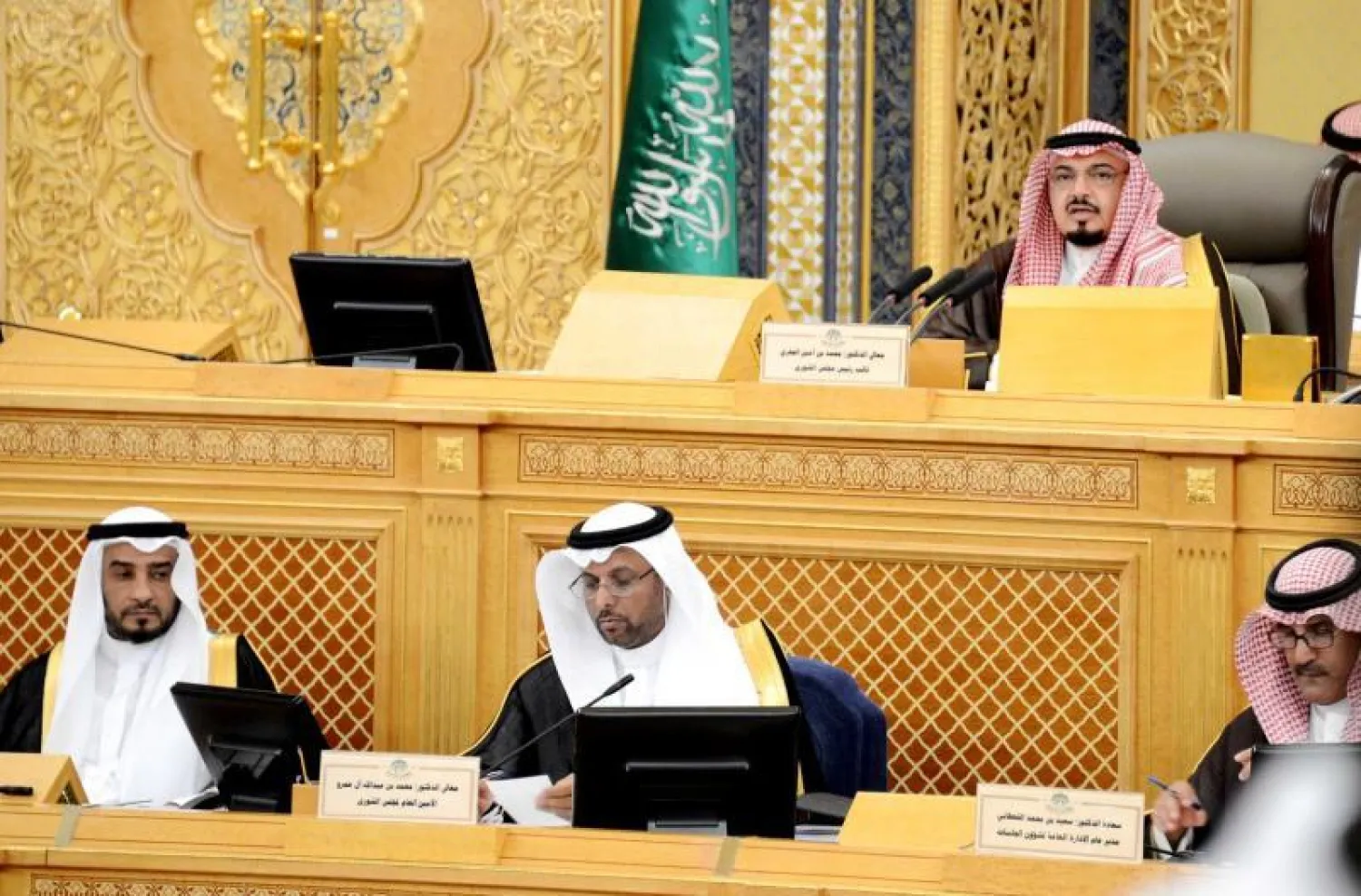 «الشورى» يوافق على دراسة نظامي «التسول» و«تنمية الابتكارات»