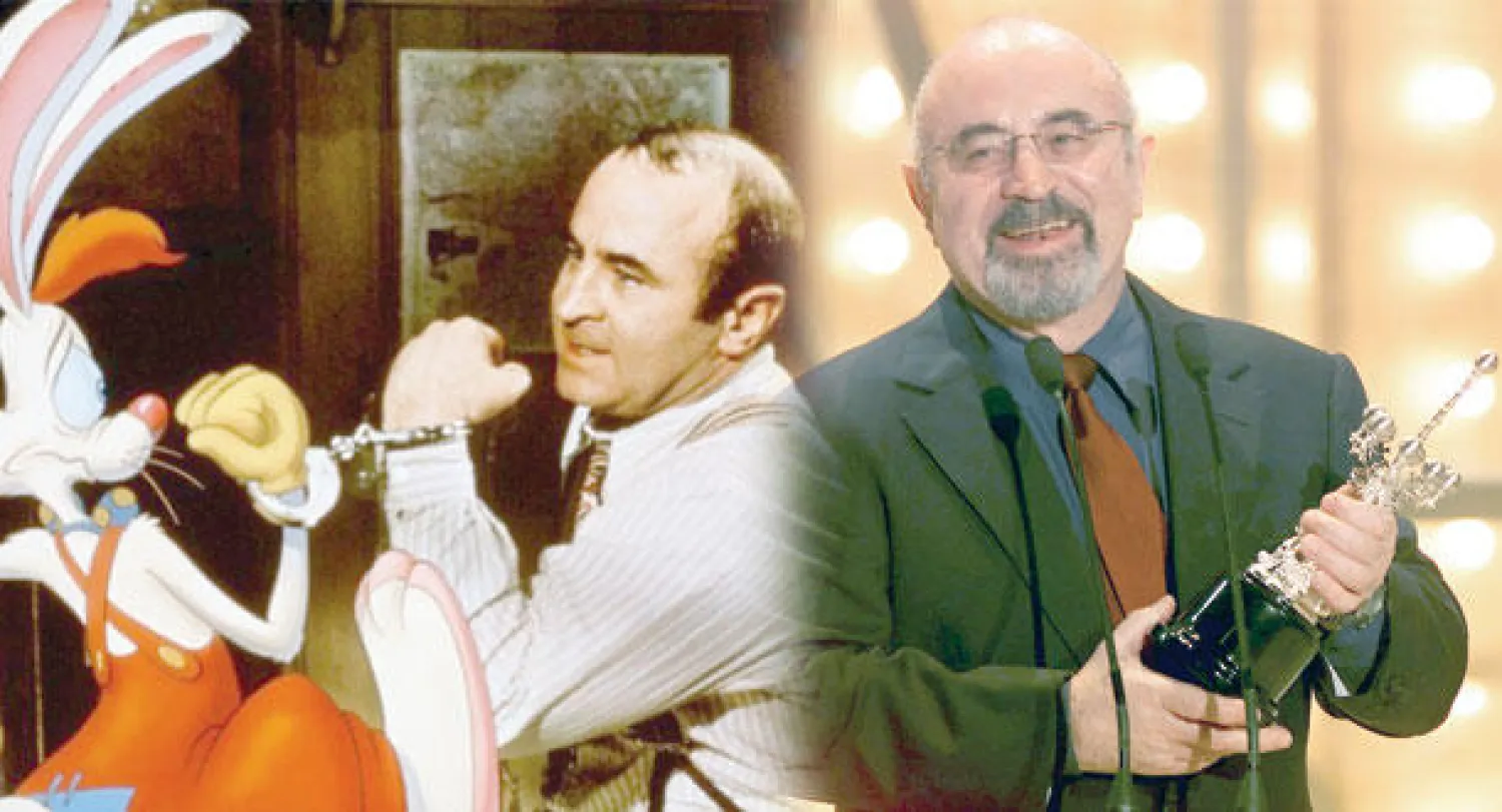 بوب هوسكينز أثناء حصوله على جائزة تقديرا لمشواره السينمائي في مهرجان سان سباستيان في عام 2002، وعلى اليسار في مشهد من فيلم «من ورط روجر رابيت»