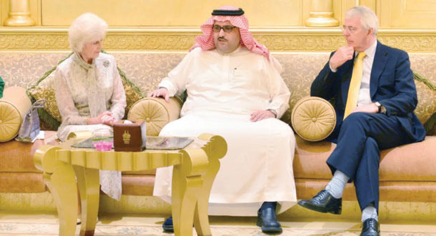 الأمير عبد العزيز بن أحمد يبحث مع الأميرة أليكساندرا والسير جون ميجور جهود مكافحة العمى الدولية