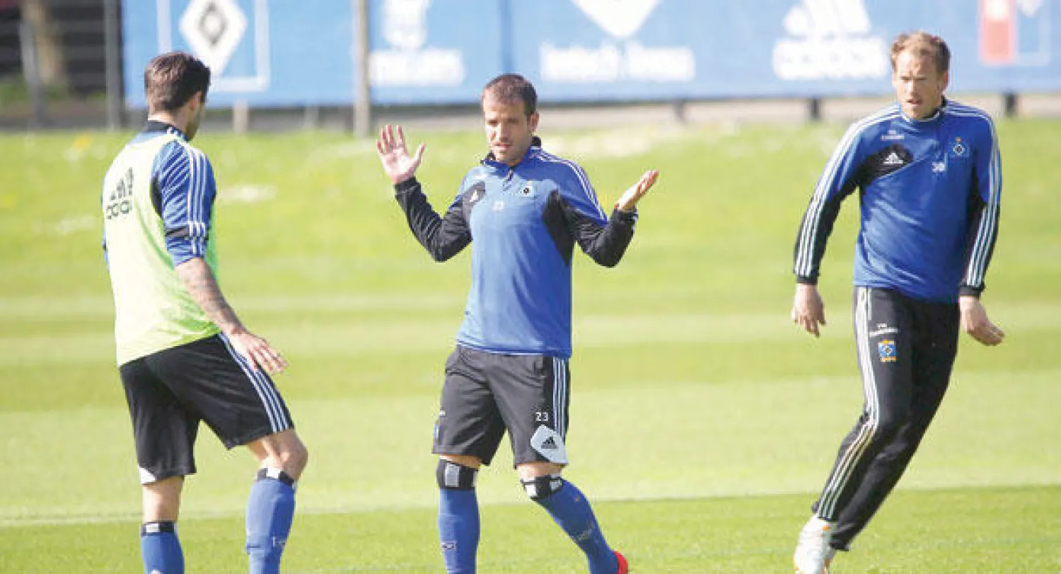 فان دير فارت قائد الفريق (وسط) قد يعود لصفوف هامبورغ أملا في إنقاذه (إ.ب.أ)