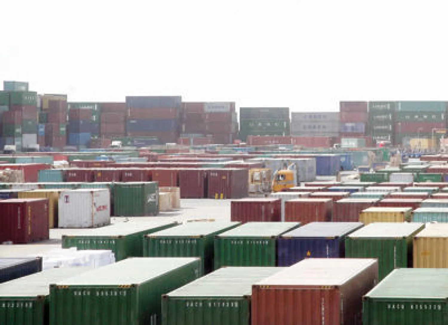 صادرات السلع السعودية غير النفطية تسجل تراجعا في العام الماضي