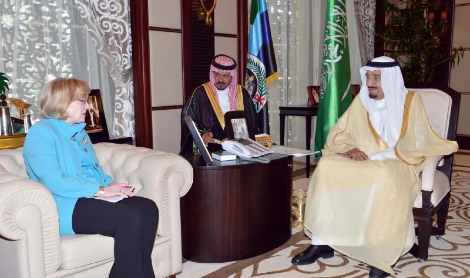 ولي العهد يستقبل مساعدة وزير الخارجية الأميركي لشؤون الشرق الأدنى