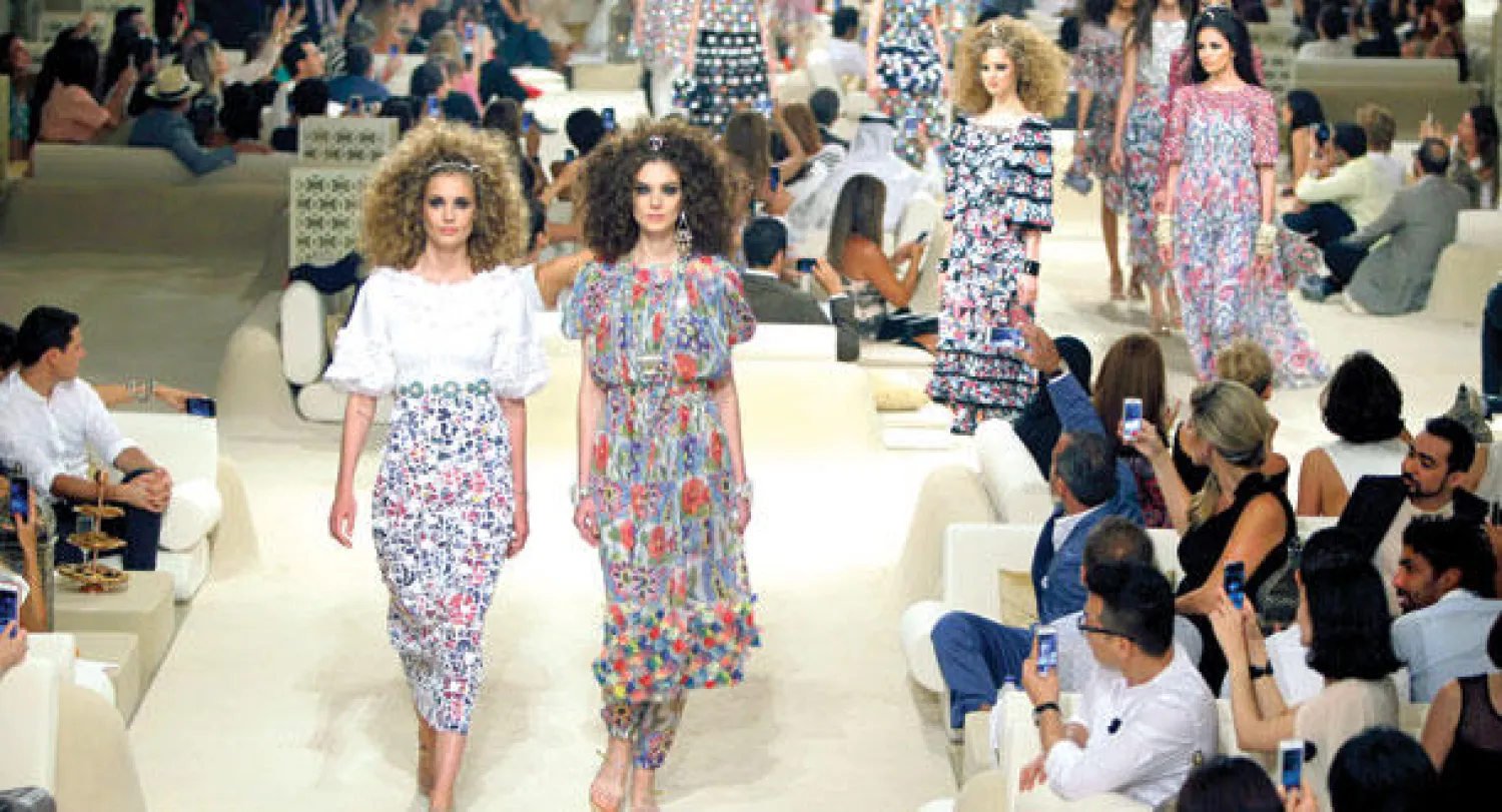 دبي تستقبل شانيل بالأحضان في أول عرض لها في بلد عربي