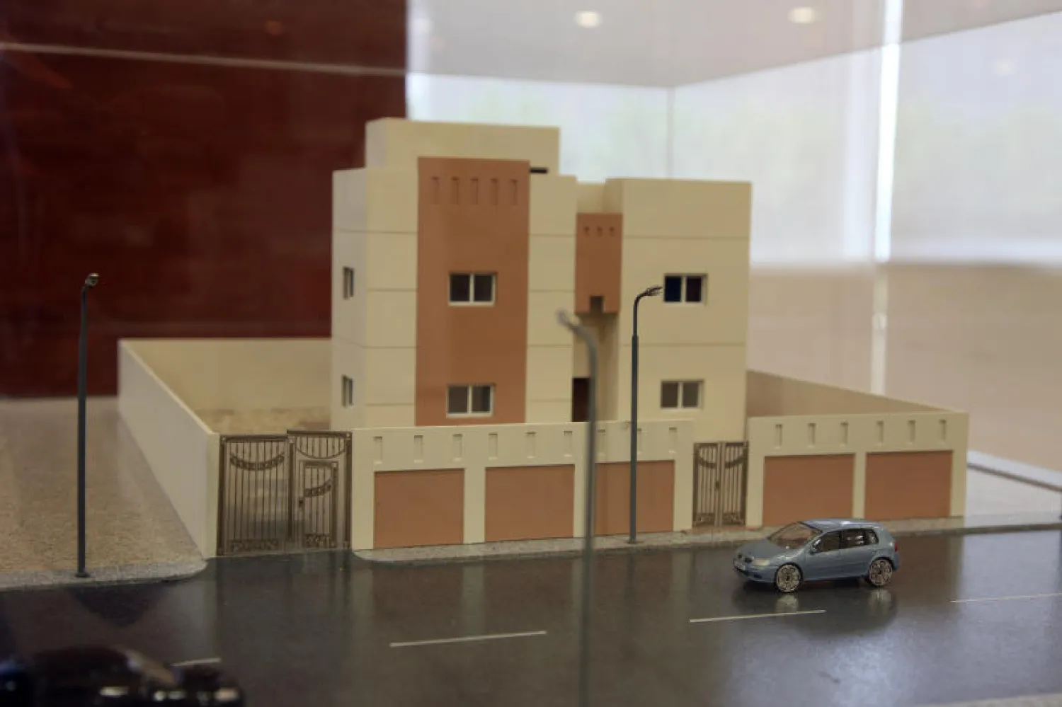 مجسم توضيحي لمشاريع الإسكان الجديدة (تصوير: علي العريفي)