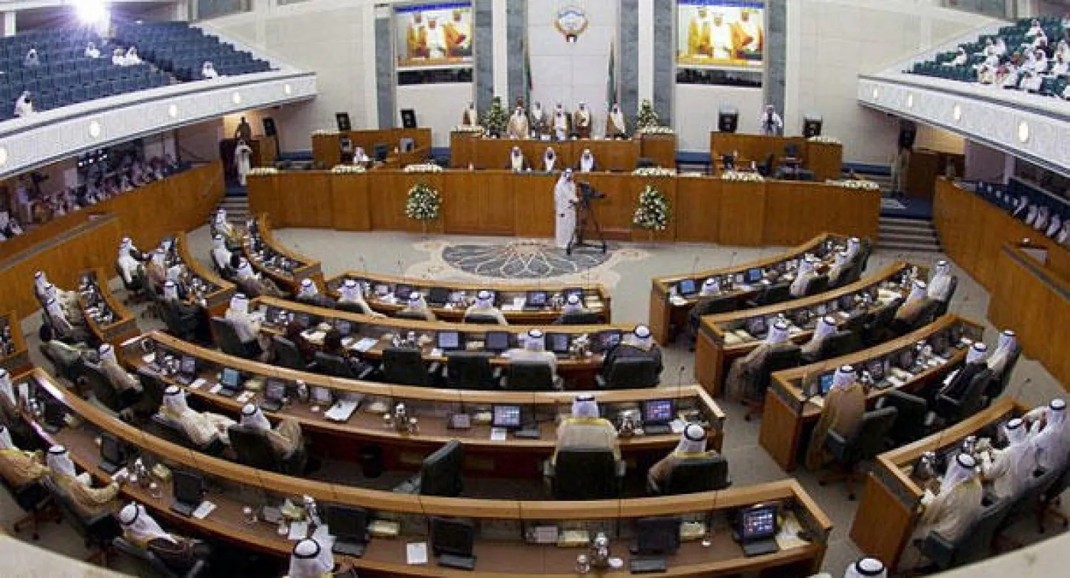 البرلمان الكويتي يقبل استقالة خمسة نواب ويبلغ الحكومة بإجراء انتخابات تكميلية