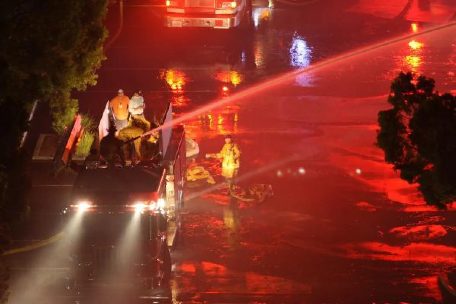 حرائق كاليفورنيا تخرج عن السيطرة  وتجبر السلطات على إخلاء المقاطعات