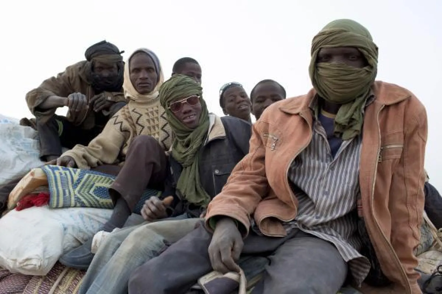 مقتل جنديين ليبيين ورجل دين معتدل.. وتفجير محكمة أجدابيا