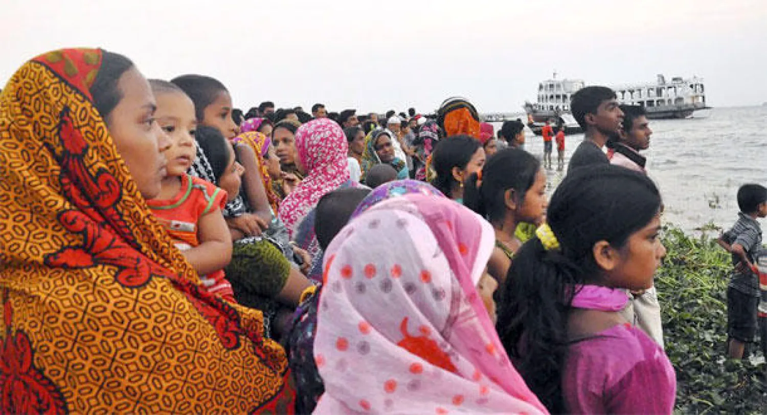 مقتل تسعة أشخاص وفقدان المئات إثر غرق عبارة ببنغلاديش