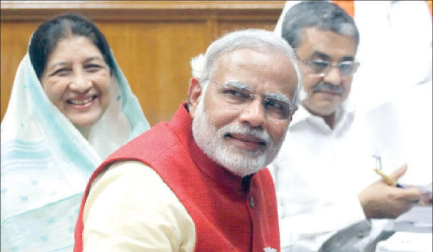 رئيس الوزراء الهندي ناريندا مودي أمام مصاعب اقتصادية حقيقية (أ.ب)