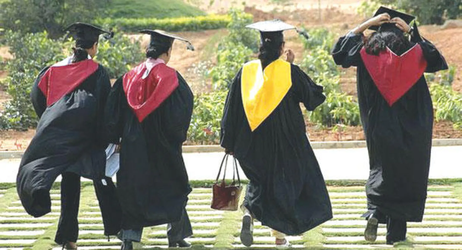 خريجات تخصص قانون الإنترنت في إحدى جامعات الهند