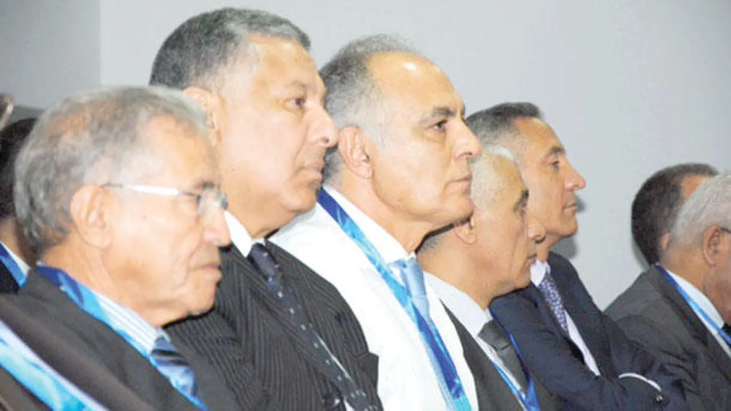 مزوار (وسط) خلال افتتاح أشغال المجلس الوطني للحزب في طنجة