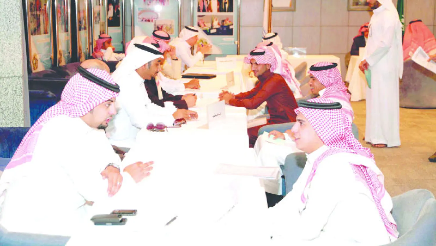 32 جهة حكومية توصي بإنشاء كيان لمتابعة استراتيجية «توظيف السعوديين»