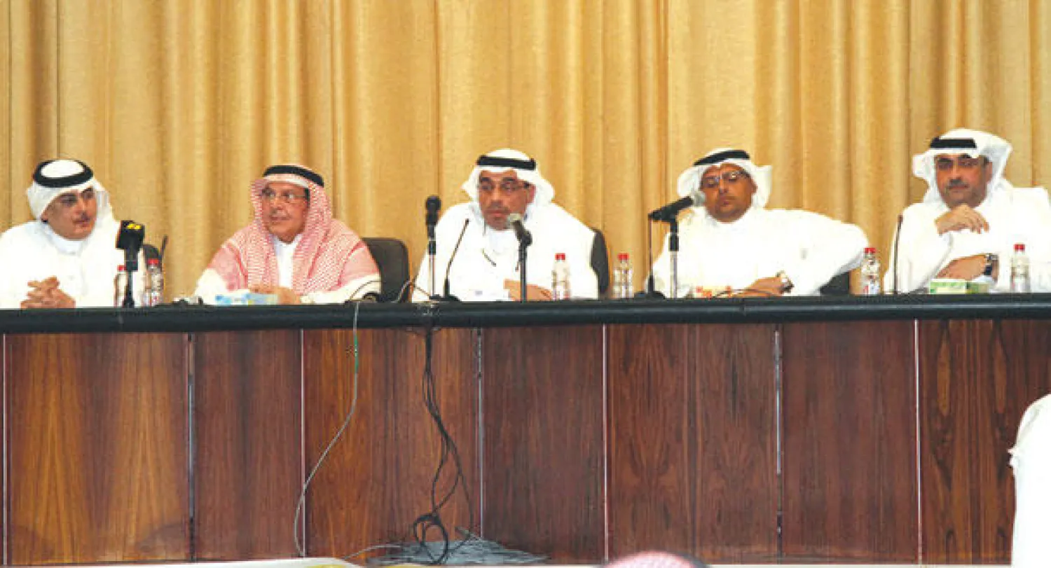 صراع الكراسي لم ينته بعد في الاتحاد