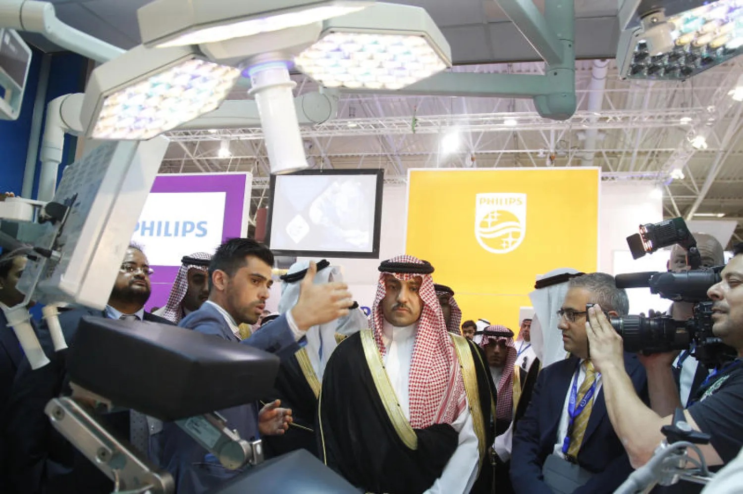 أمير الرياض يفصح عن برنامج لمتابعة المشروعات وتلافي تعثرها