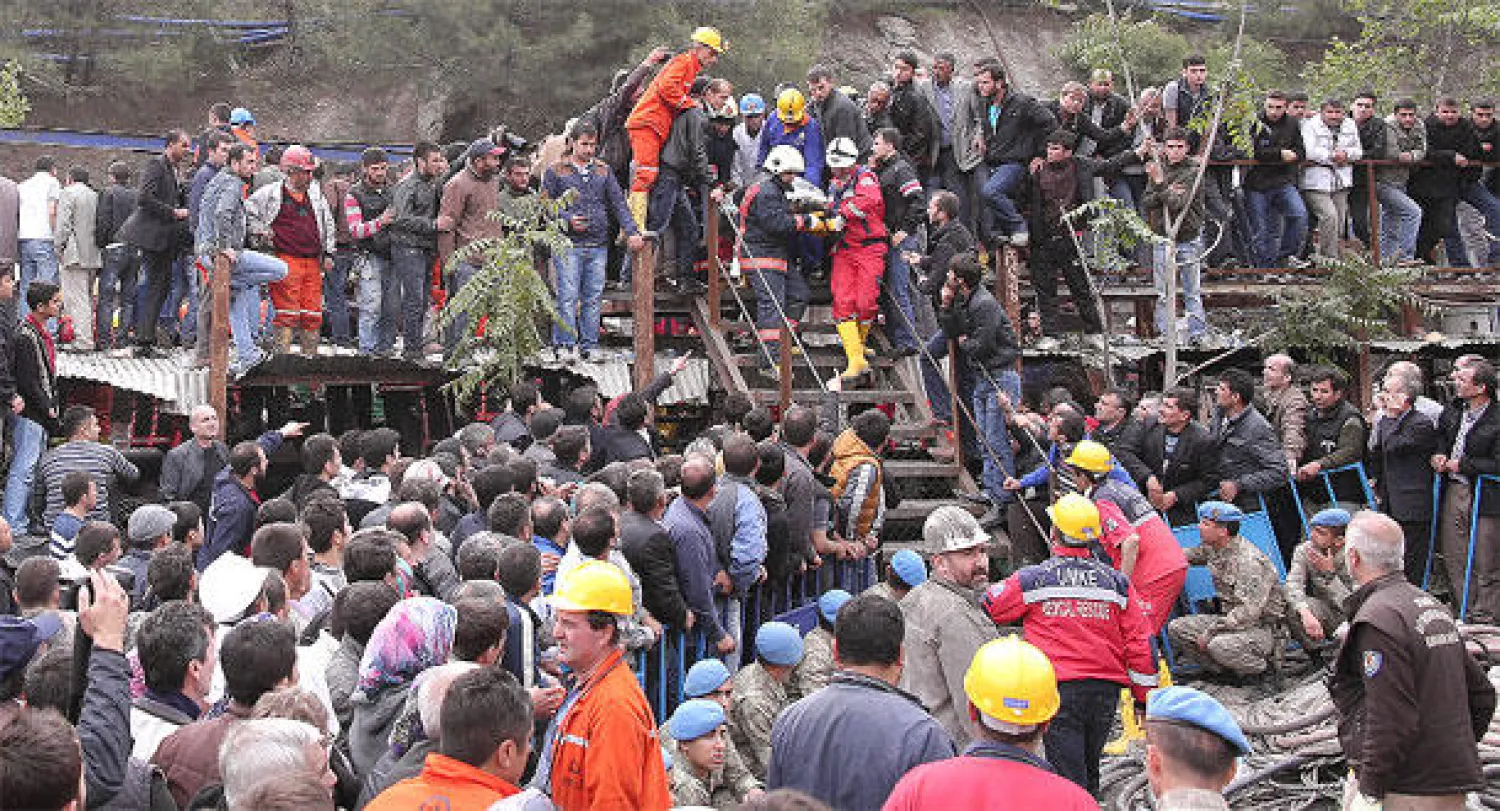 الحكومة التركية تعيد تقييم سلامة المناجم بعد وقوع الكارثة