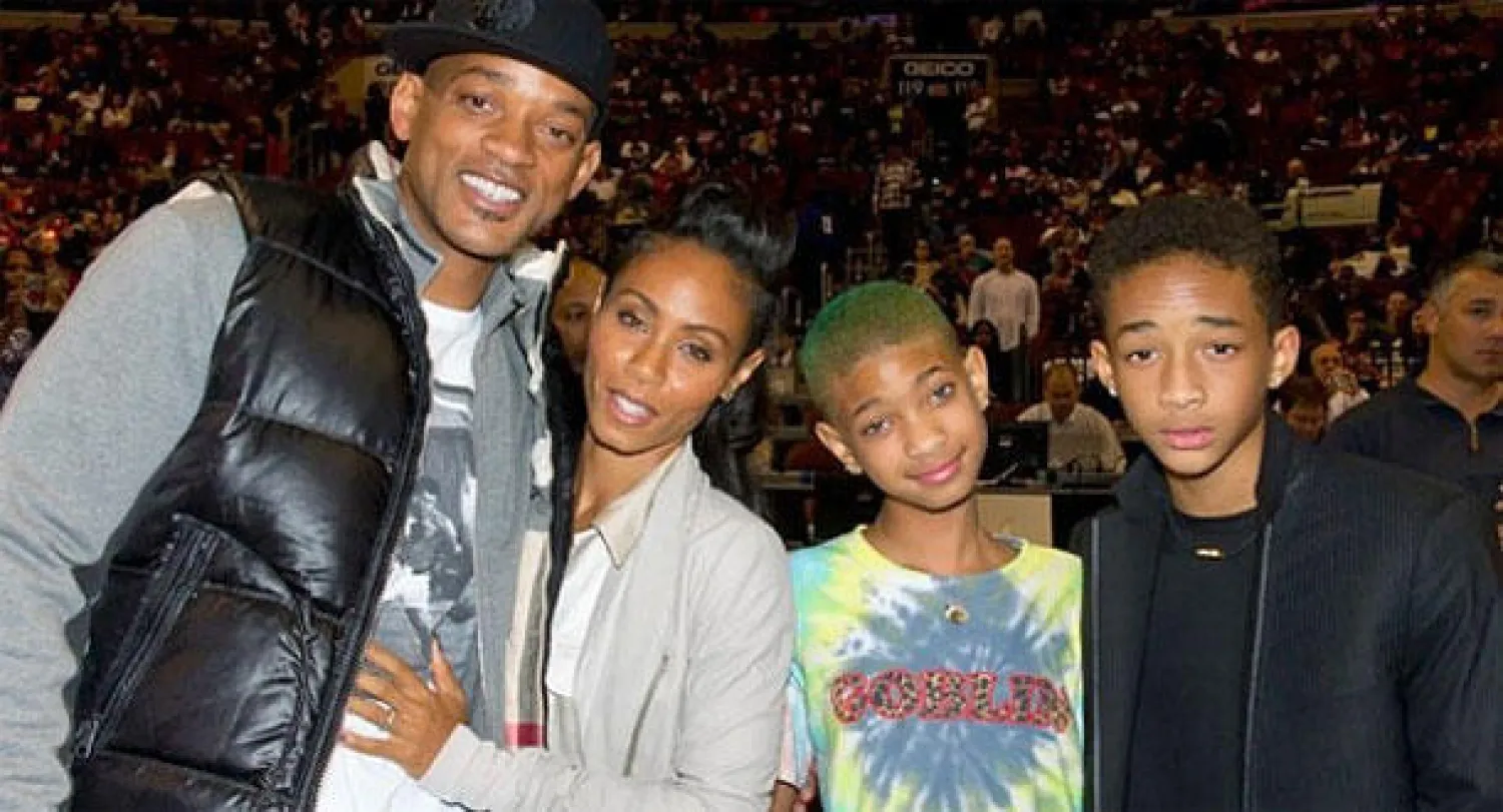 صورة لويلو سميث توقع والديها الممثلين الشهيرين تحت رحمة سلطات حماية الطفل