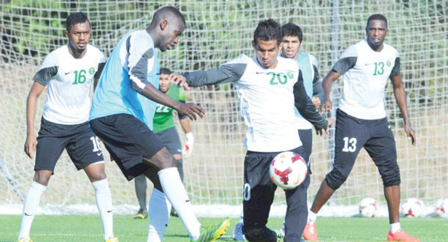 جانب من تدريبات المنتخب السعودي أمس
