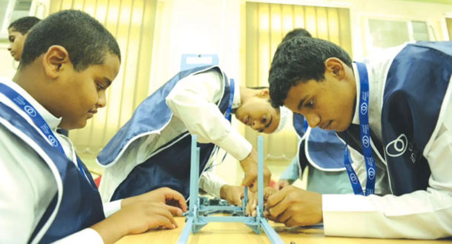 جانب من فعاليات برنامج «أكتشف» إحدى مبادرات مركز الملك عبد العزيز الثقافي العالمي («الشرق الأوسط»)