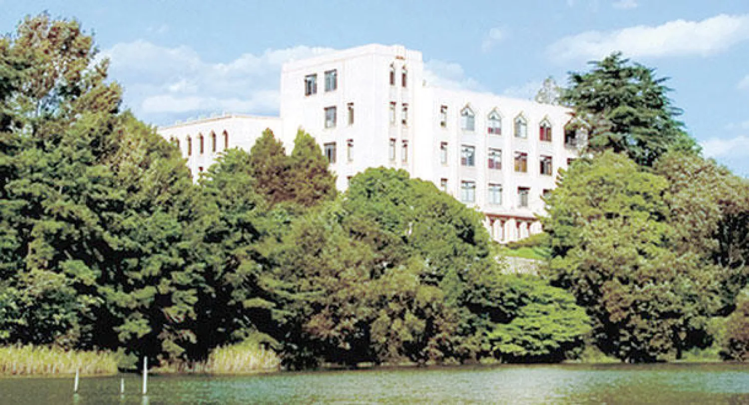 أحد مباني جامعة أوساكا