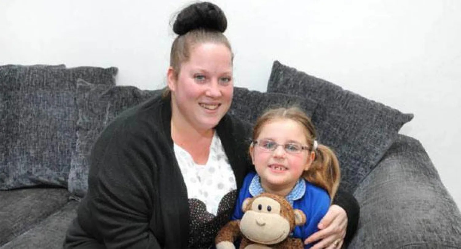 الطفلة جيسيكا مع والدتها