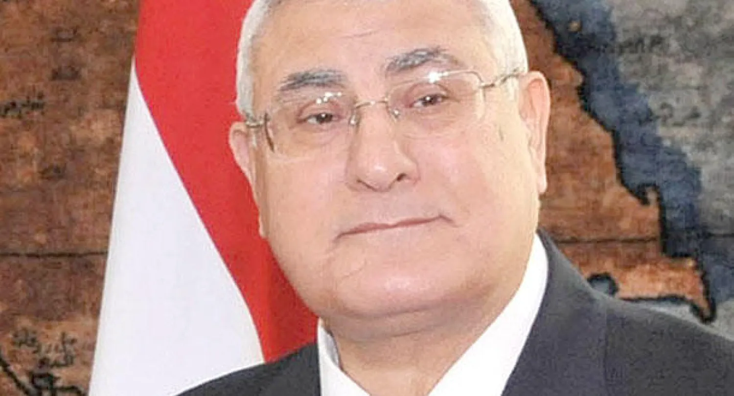 المصريون يودعون الرئيس منصور خلال أيام