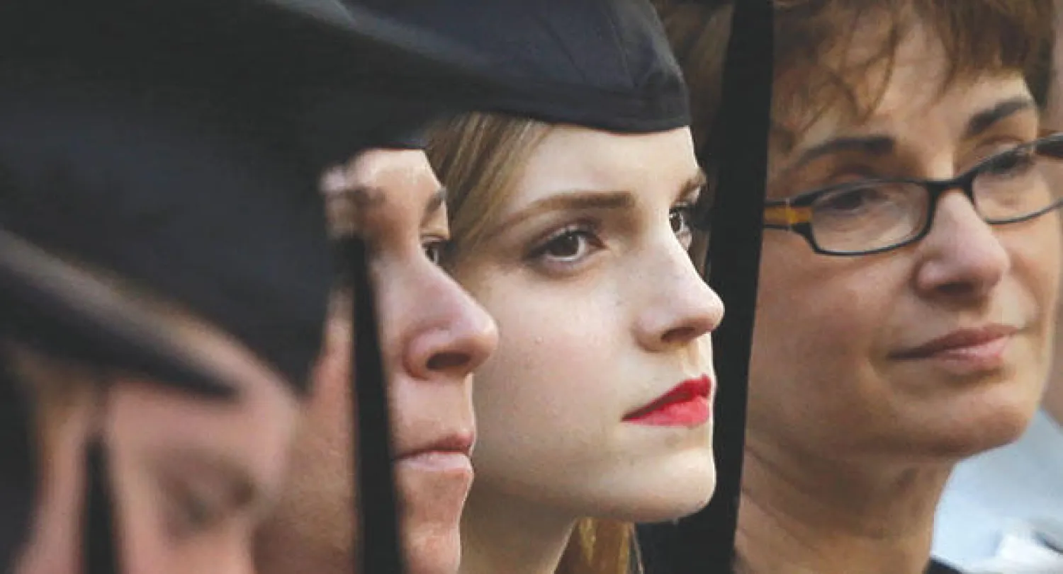 إيما واتسون تحصل على شهادة الليسانس في الأدب الإنجليزي