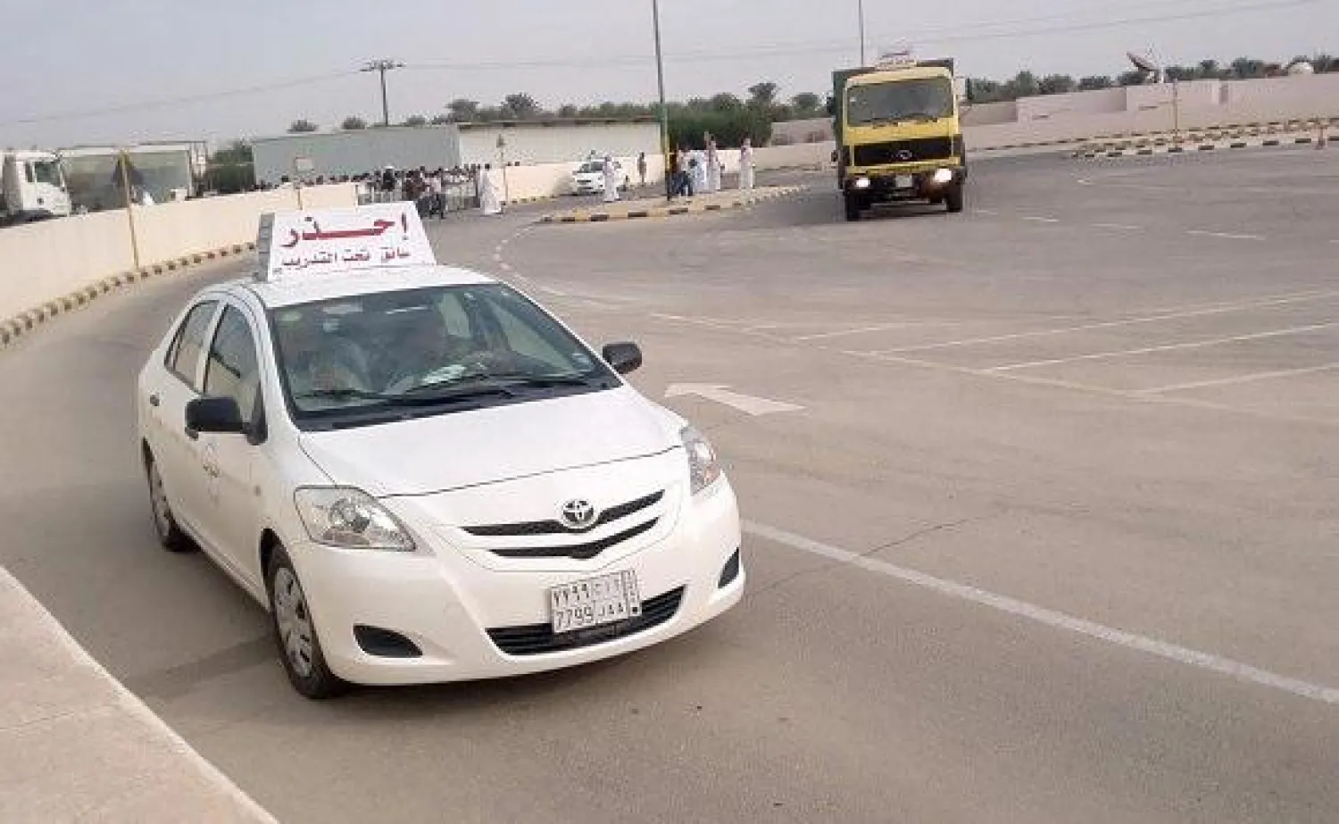 قطاع الأعمال يطلق لجنة مختصة بمدارس «قيادة السيارات»