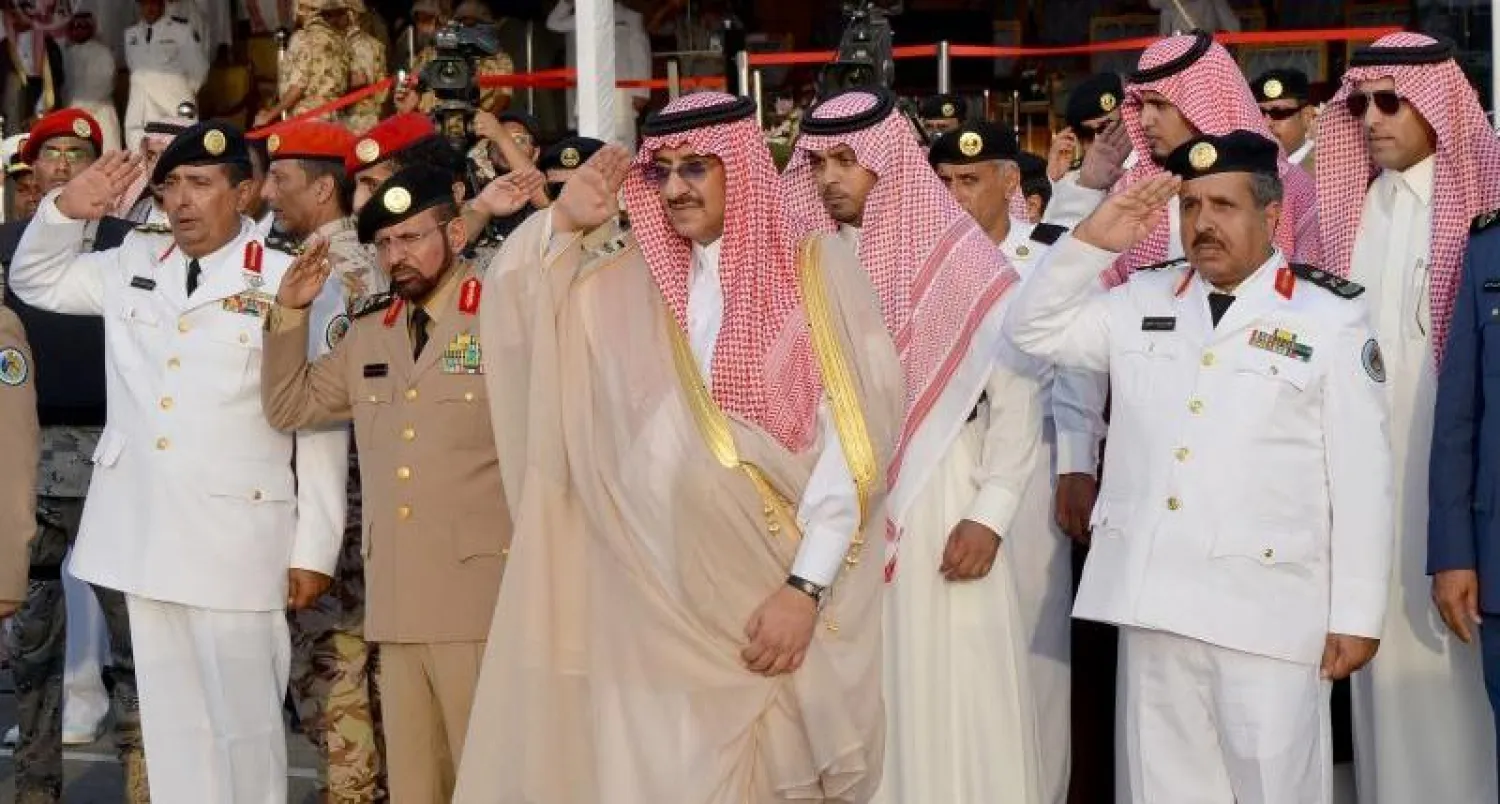  الأمير محمد بن نايف وزير الداخلية لدى حفل تخريج دورات في حرس الحدود بجدة