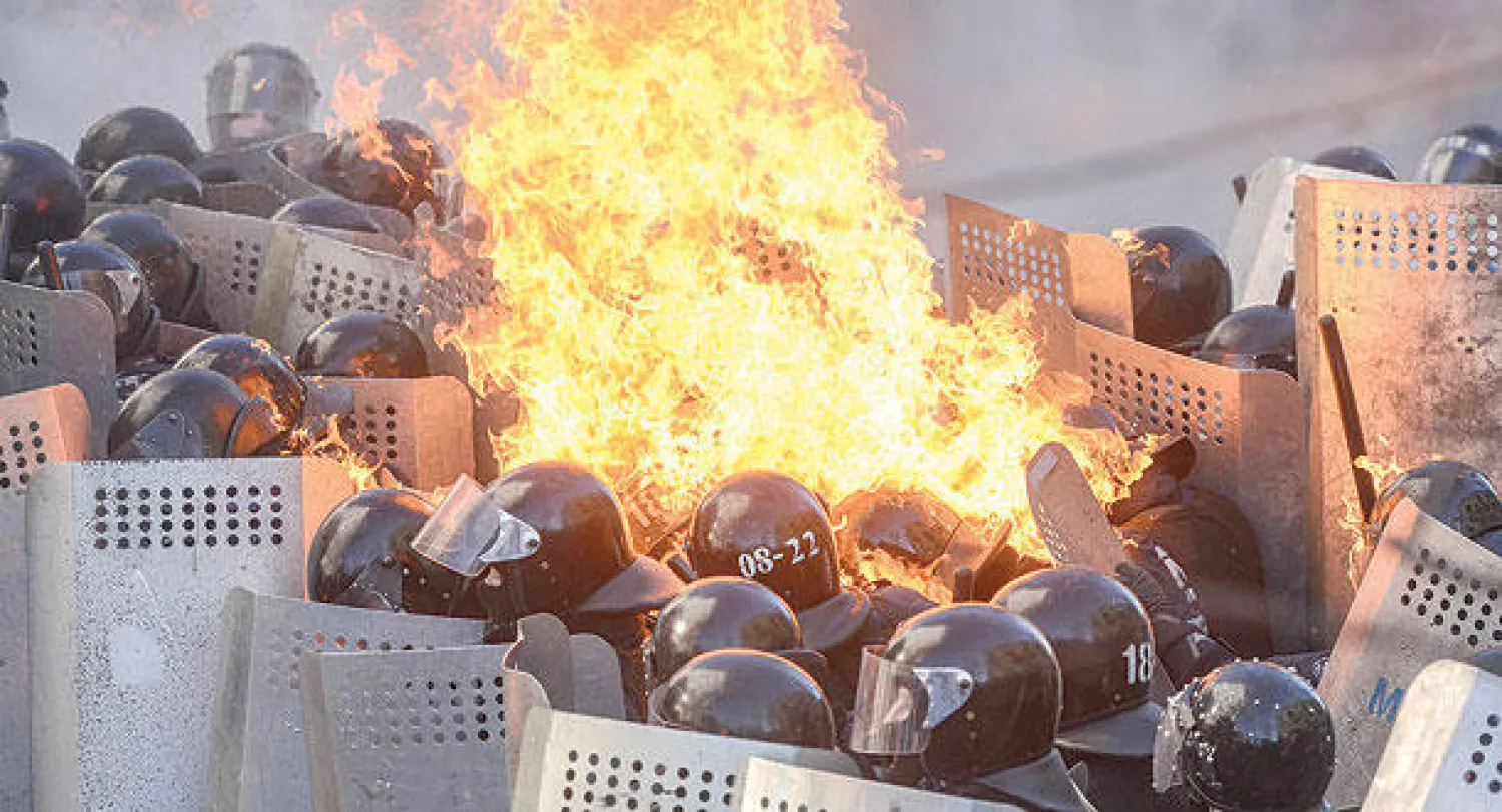 كييف تستعيد السيطرة على مطار بعد معارك خلفت 40 قتيلا