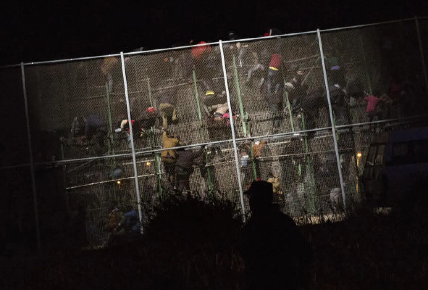 اقتحام 400 مهاجر أفريقي لمدينة مليلية