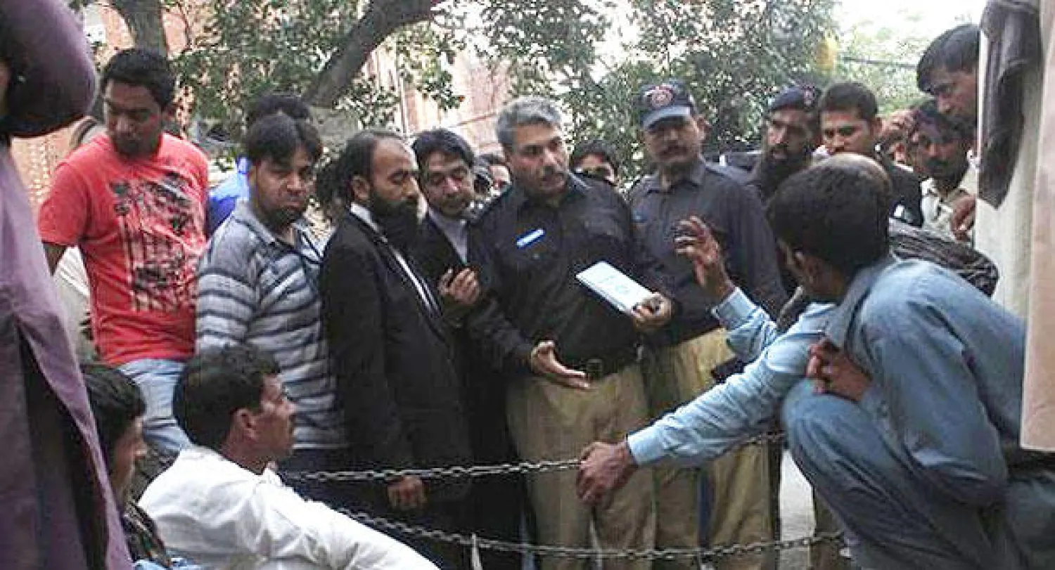 تزوجته رغما عن عائلتها.. فرجمت حتى الموت