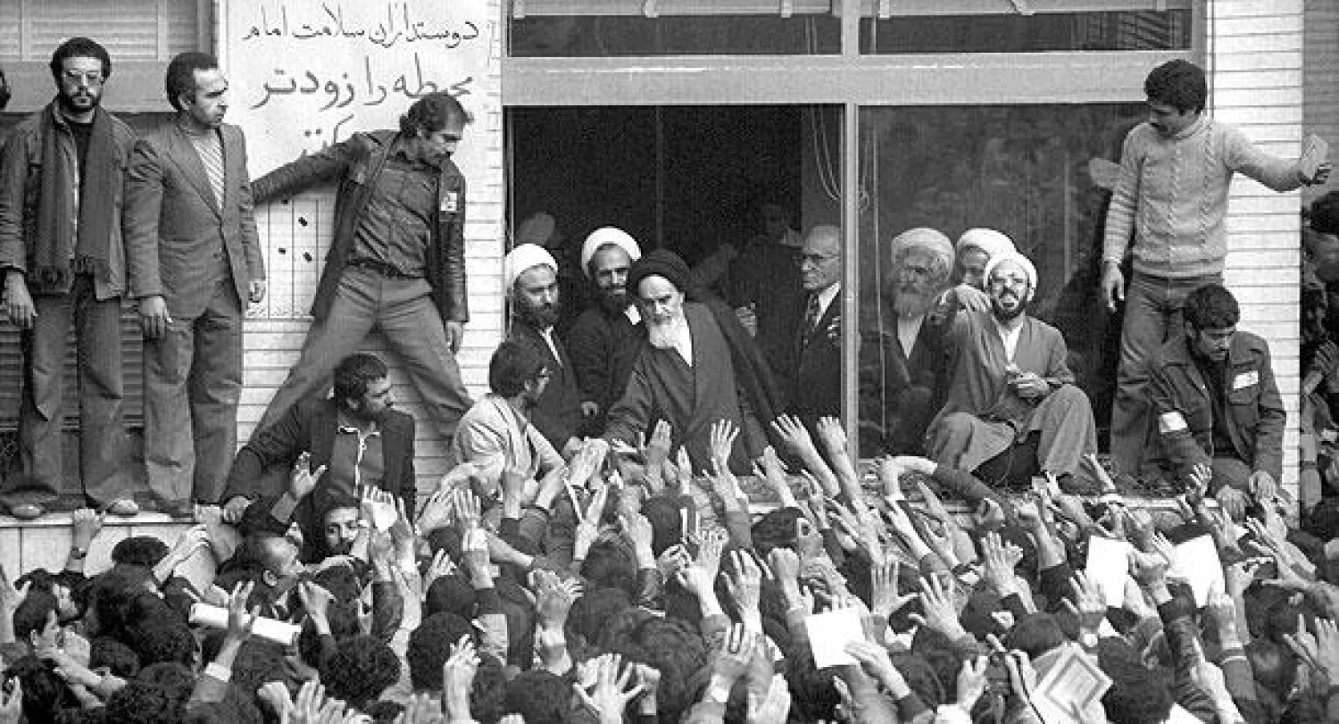 الخميني عقب عودته إلى إيران سنة 1979