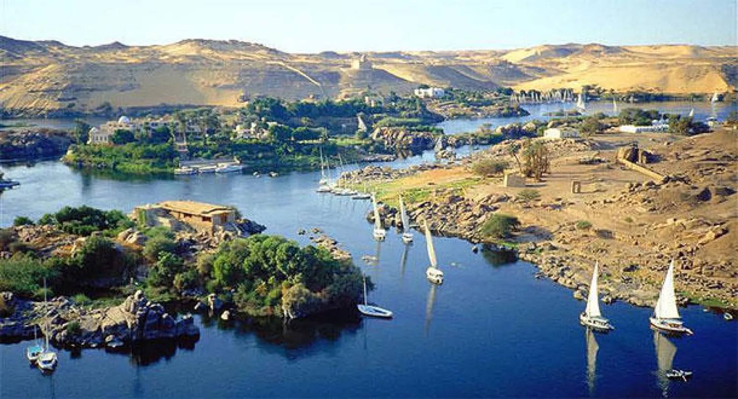 اكتشاف حجرة دفن فيها تسع مومياوات