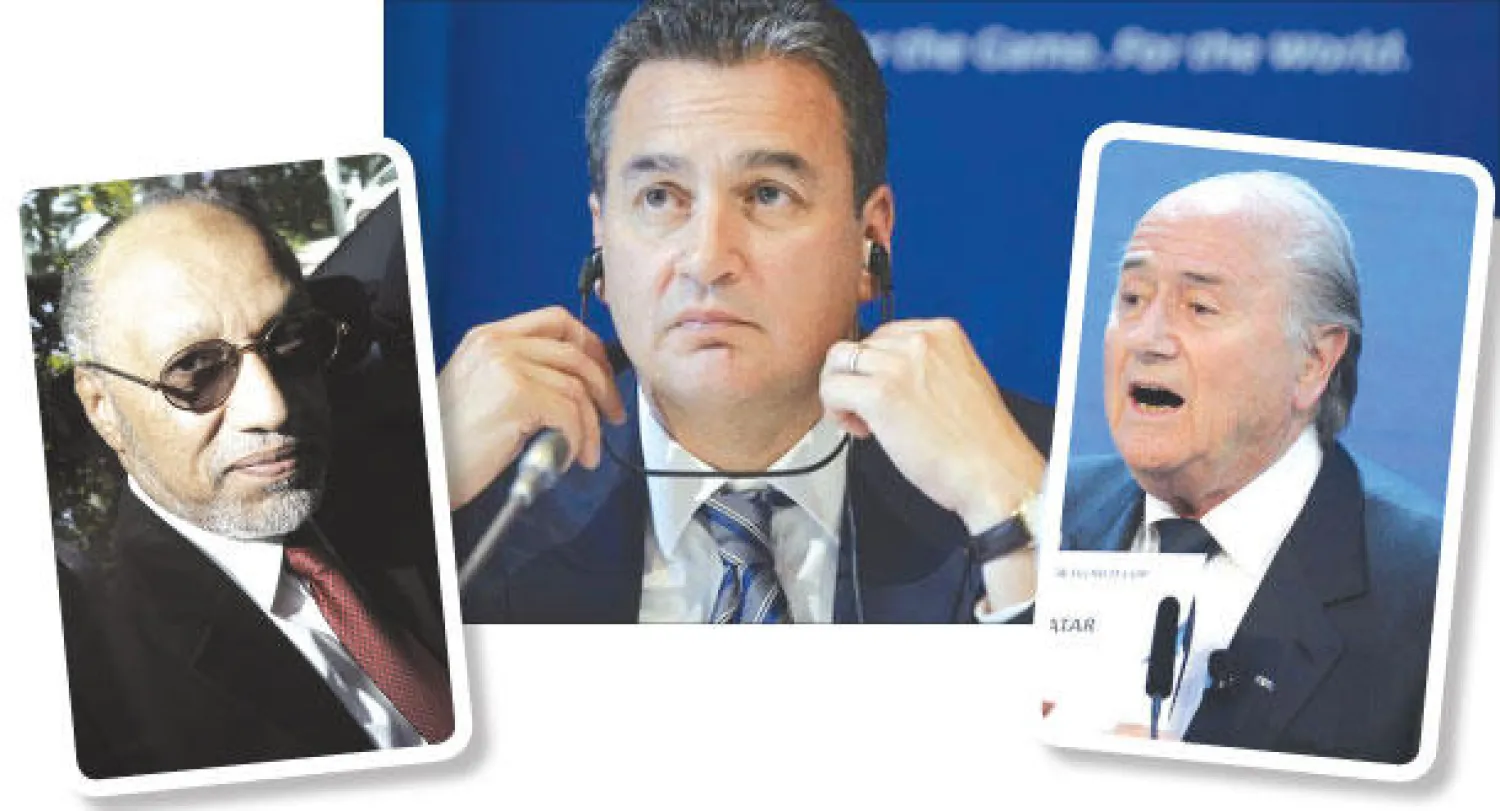 بلاتر خلال رفعه اسم قطر في التصويت الشهير    -   مايكل غارسيا سيكون له دور كبير في حسم القصة   -   محمد بن همام لا يزال حاضرا بقوة في المشهد الكروي