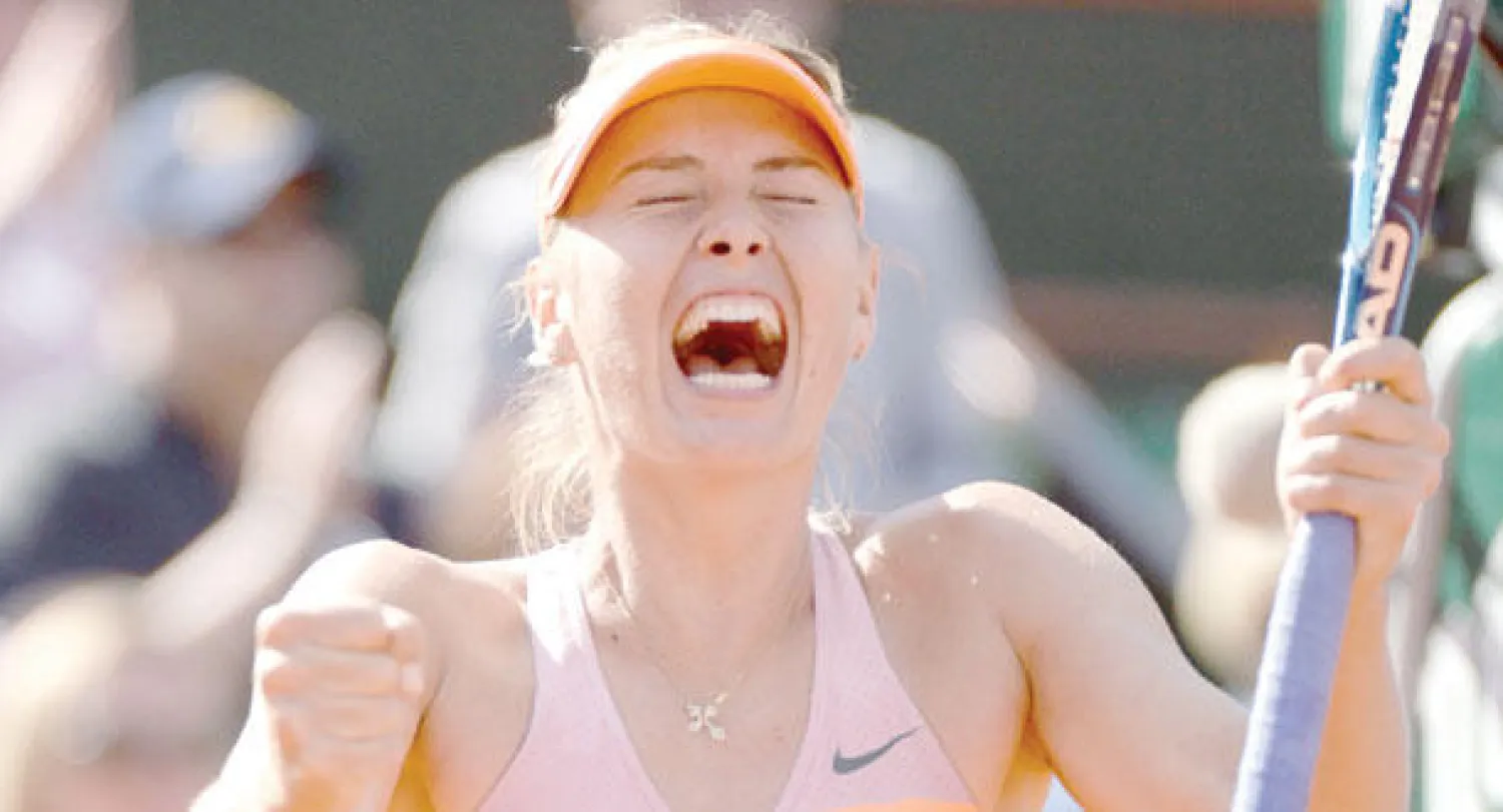 شارابوفا تصرخ فرحا بتأهلها لنهائي رولان غاروس (إ.ب.أ)