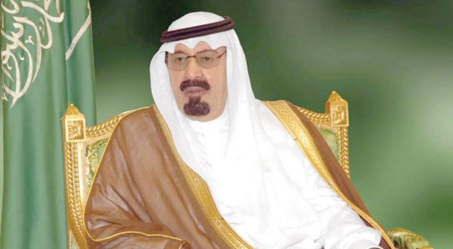 خادم الحرمين الشريفين يهنئ الرئيس المصري