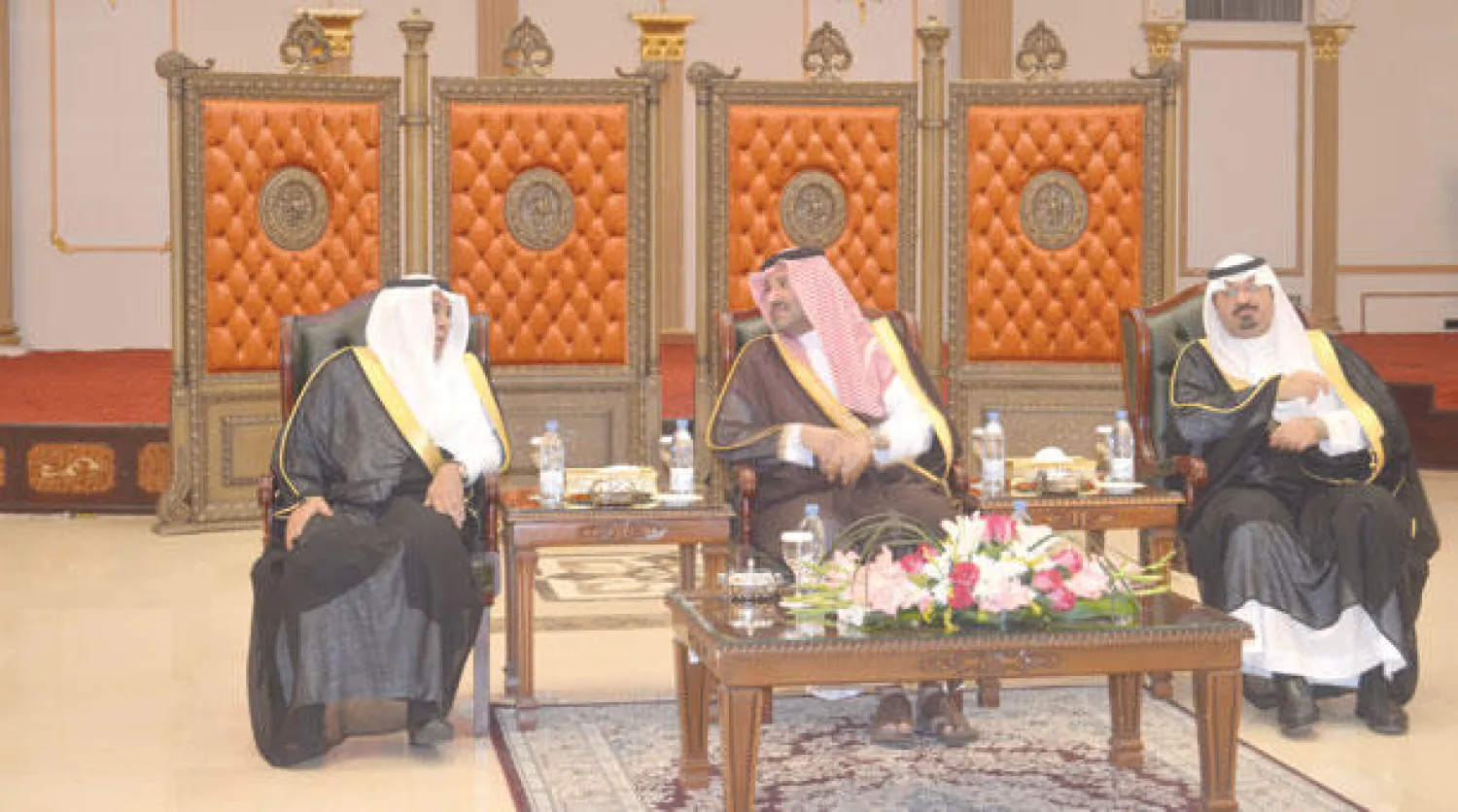 الأمير فيصل بن سلمان لدى حضوره حفل فرع وزارة المالية في المدينة المنورة أمس (واس)