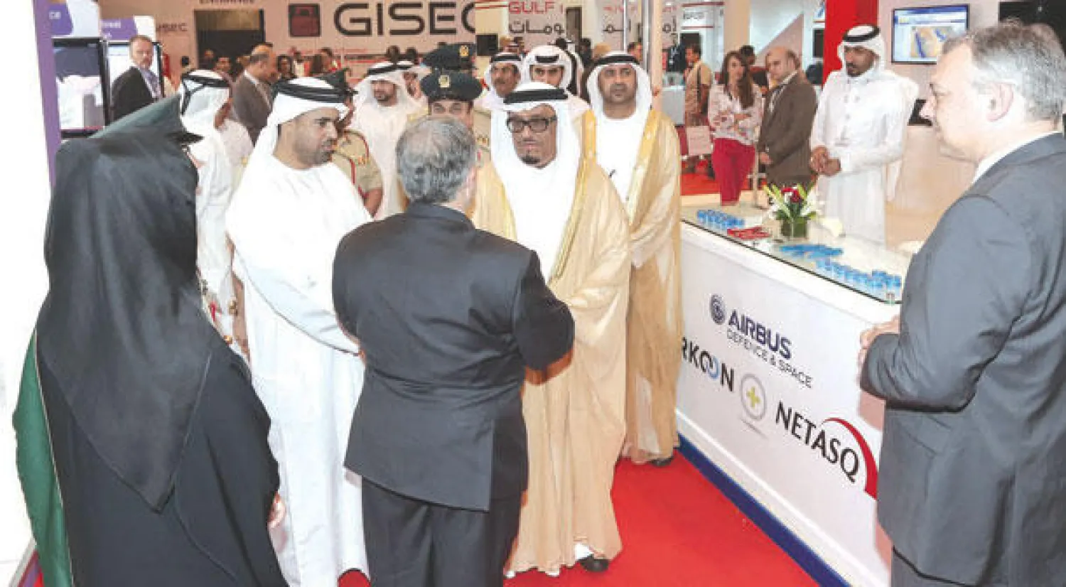 ضاحي خلفان خلال تدشينه معرض الخليج لأمن المعلومات («الشرق الأوسط»)