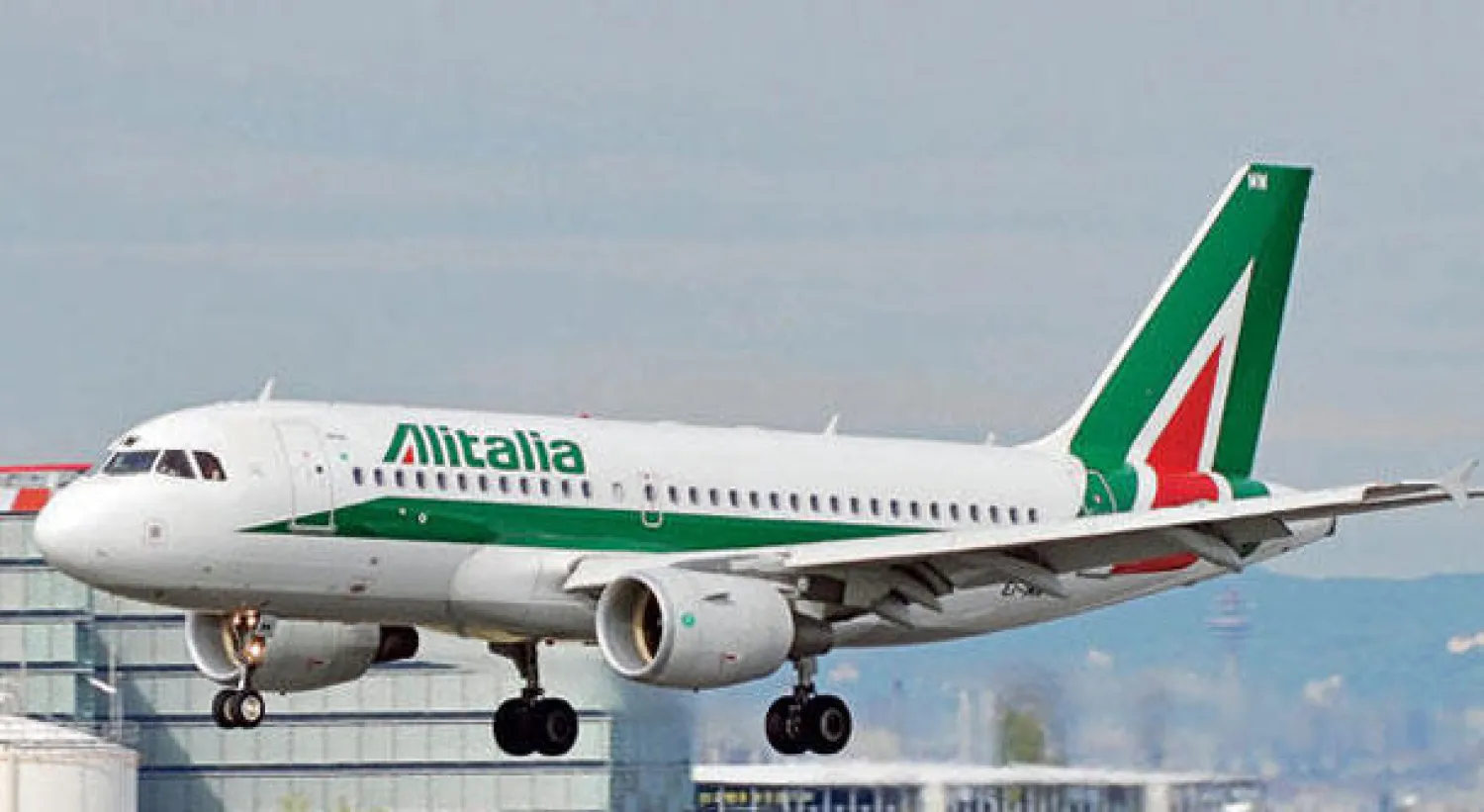 الرئيس التنفيذي لـ«أليطاليا»: نحتاج إلى أسابيع لإبرام صفقة {طيران الاتحاد}