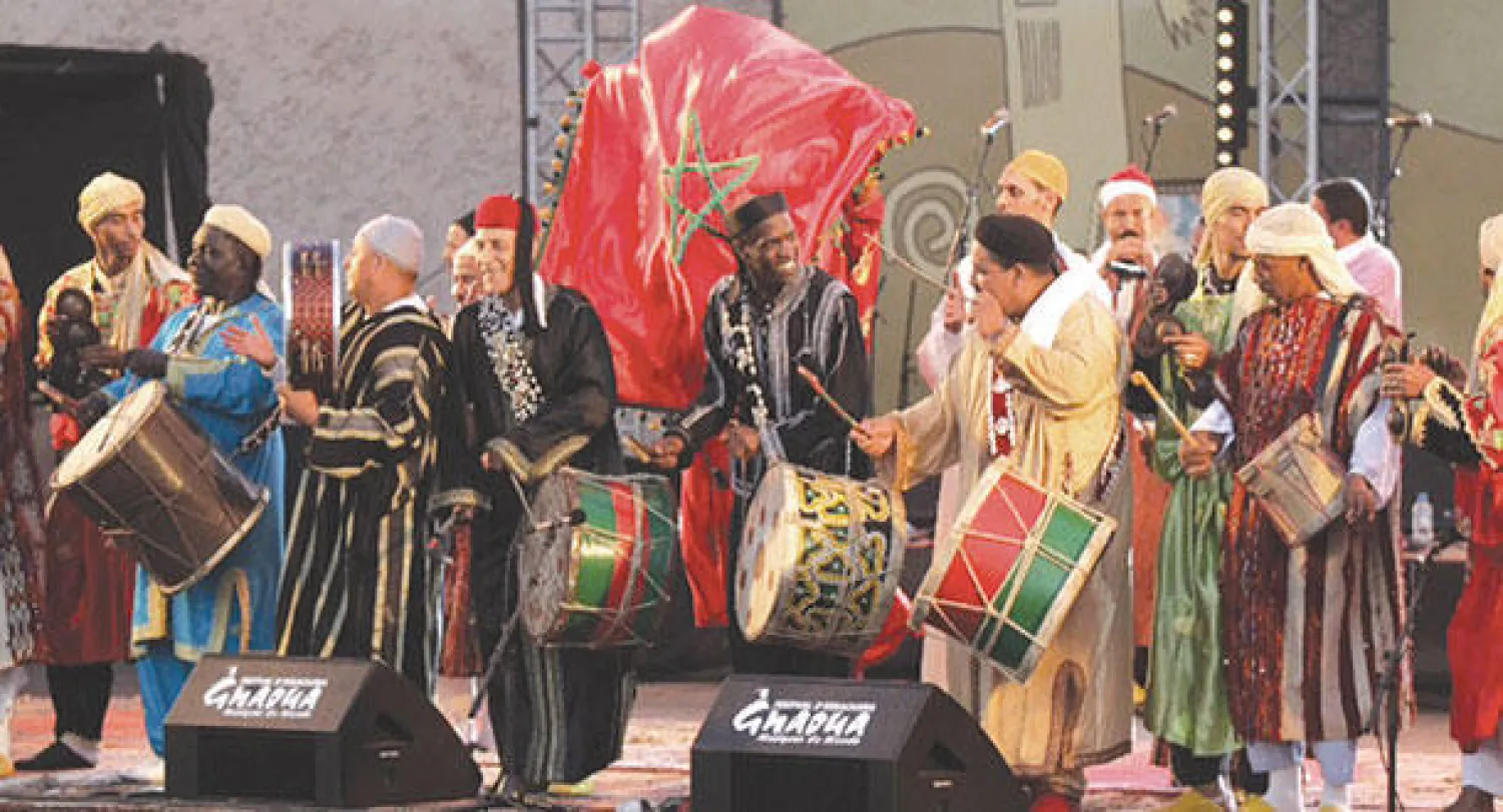 تمثل موسيقى «كناوة» أحد عناوين الانتماء الأفريقي للمغرب («الشرق الأوسط»)