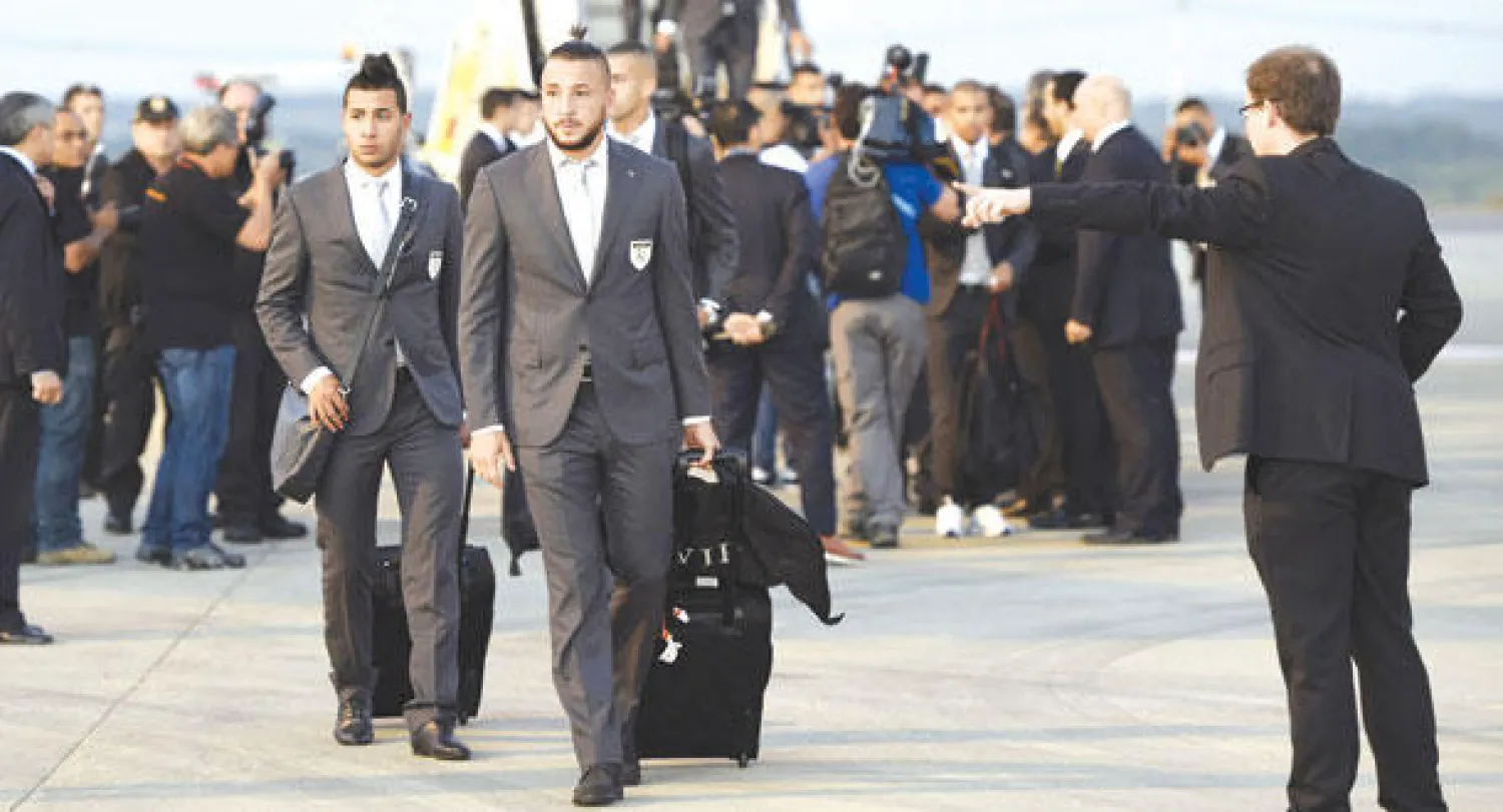 لاعبو منتخب الجزائر لدى وصولهم إلى البرازيل استعدادا للمشاركة في المونديال