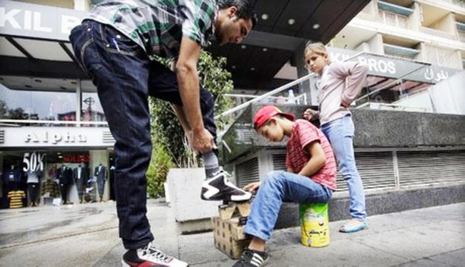 الموت يلاحق أطفال سوريا في لبنان و50 ألفا منهم منخرطون في سوق العمل