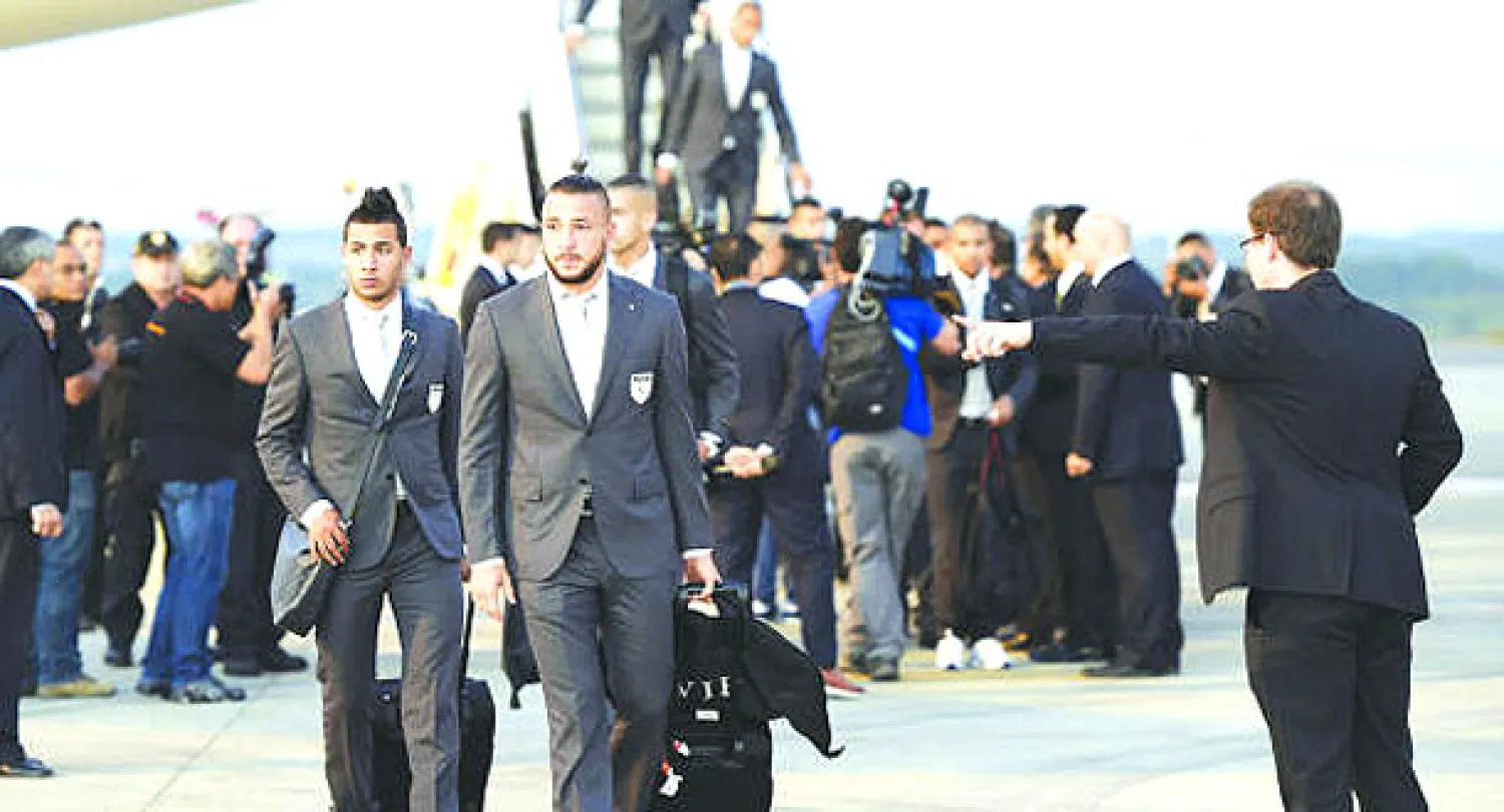 بعثة منتخب الجزائر تحط في البرازيل محملة بآمال ملايين العرب