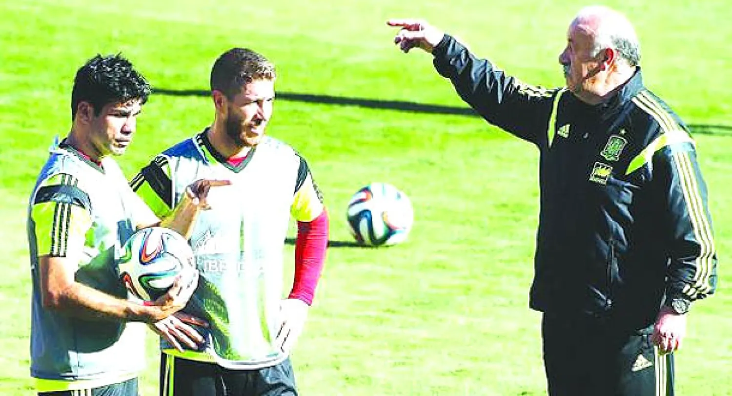 ديل بوسكي: تكتل الدفاعات أمامنا سيجبرنا على تغيير طريقة اللعب