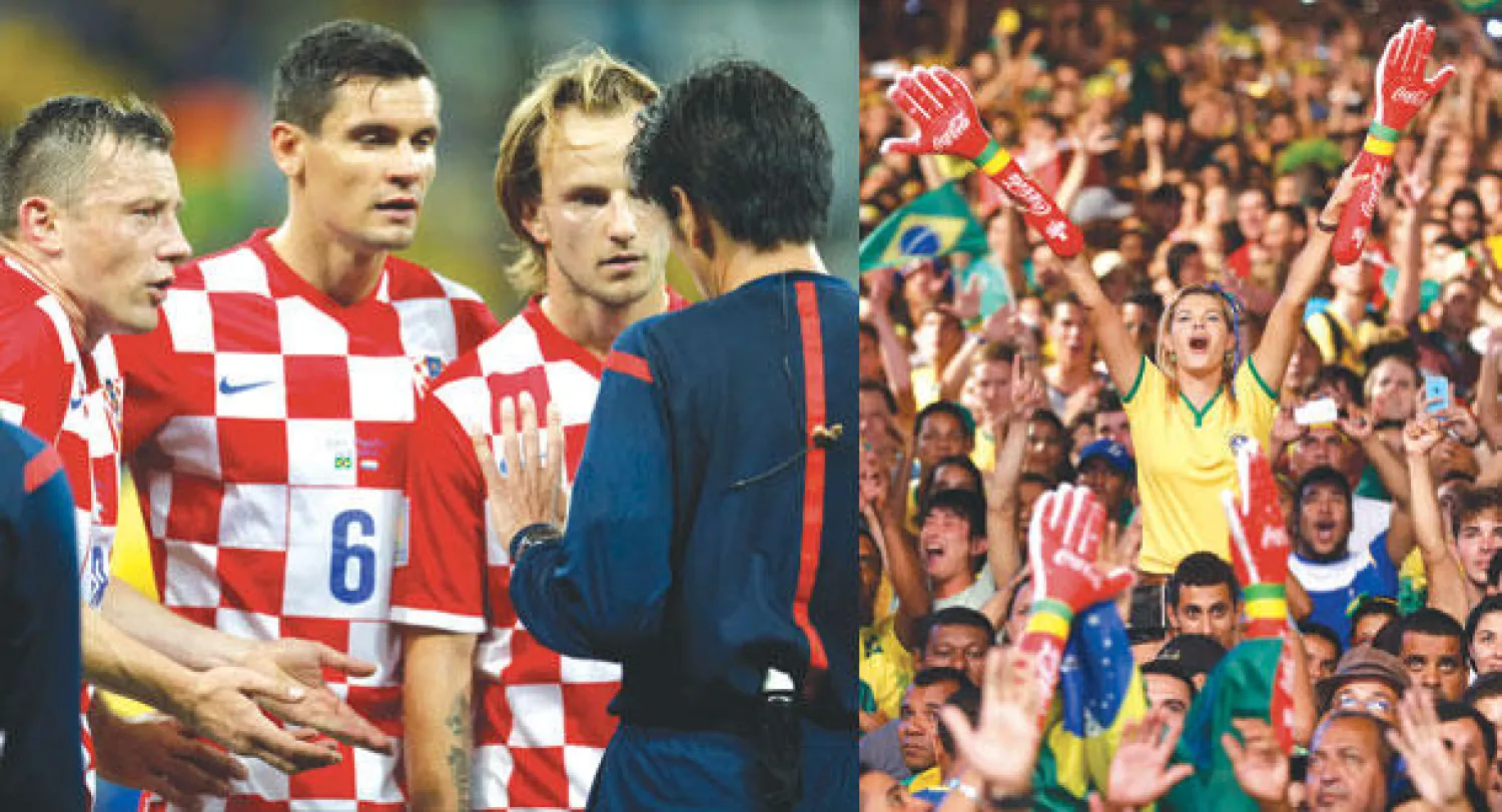 فرحة برازيلية في المدرجات (أ.ب)  -  احتجاج كرواتي على ضربة الجزاء (أ.ب)