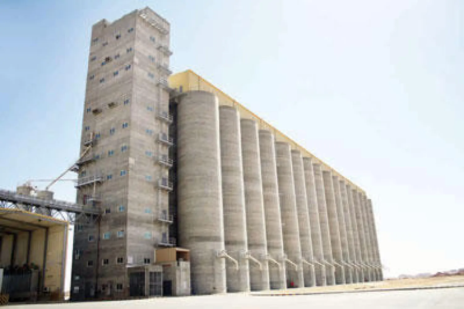 صوامع الغلال السعودية تعلن عن توفير احتياطي كاف من الدقيق لزوار الحرمين الشريفين