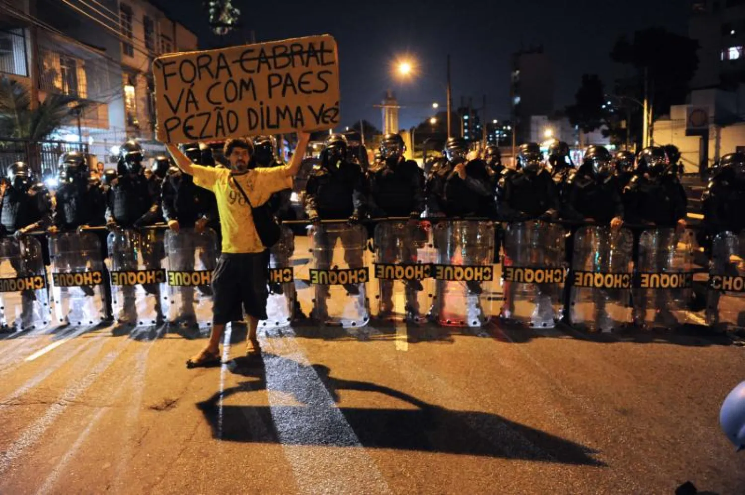 اعتقال 11 برازيليا لمشاركتهم بتظاهرة ضد المونديال