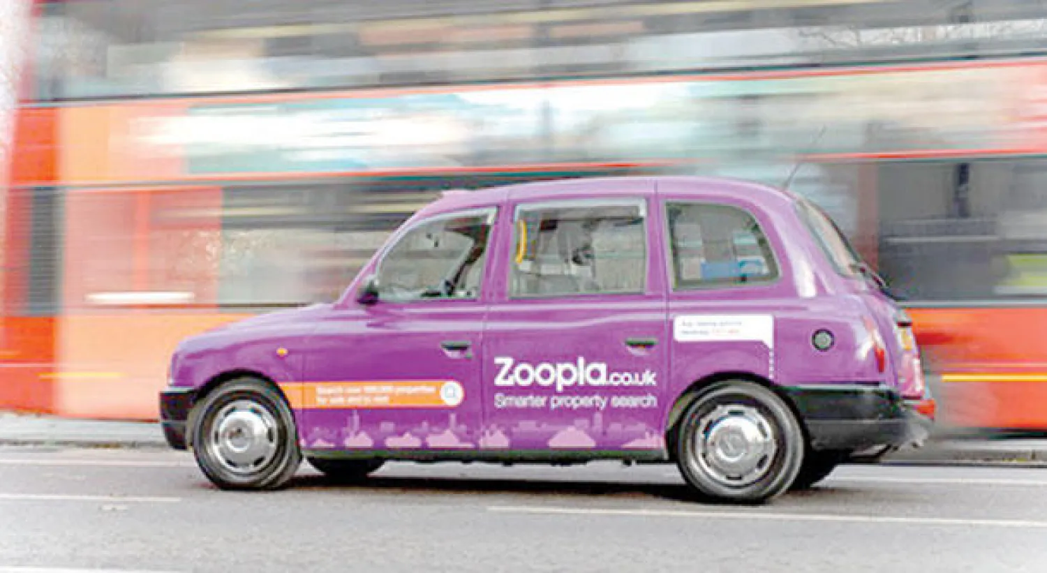 جانب من النشاط التسويقي للموقع العقاري في العاصمة البريطانية لندن